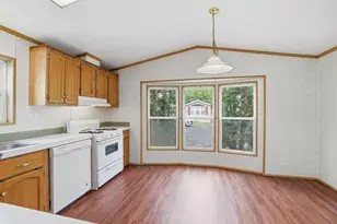 1403 Concord St S, South Saint Paul, MN 55075 - Photo 4