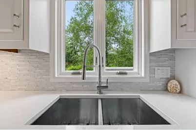11409 Louisiana Avenue S, Bloomington, MN 55438 - Photo 10