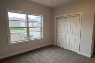 820 Spark Ave, Albert Lea, MN 56007 - Photo 10