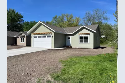 820 Spark Avenue, Albert Lea, MN 56007 - Photo 2
