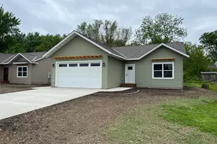 820 Spark Ave, Albert Lea, MN 56007 - Photo 1