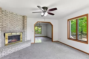2133 Trumble Ct, Chaska, MN 55318 - Photo 4