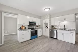 812 W 61st St, Minneapolis, MN 55419 - Photo 10