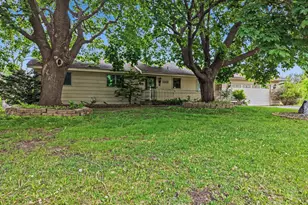 13418 Washburn Dr, Burnsville, MN 55337 - Photo 2