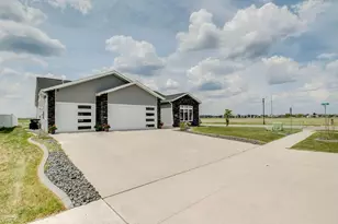 5419 43rd St S, Fargo, ND 58104 - Photo 2