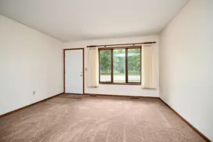 258 Huff St, Winona, MN 55987 - Photo 2