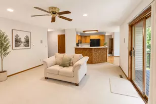 2112 Parkwood Hills Dr NE, Rochester, MN 55906 - Photo 12