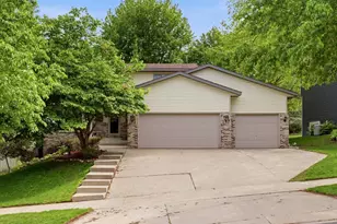 2112 Parkwood Hills Dr NE, Rochester, MN 55906 - Photo 1