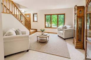 2112 Parkwood Hills Dr NE, Rochester, MN 55906 - Photo 4