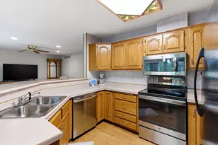 2112 Parkwood Hills Dr NE, Rochester, MN 55906 - Photo 6