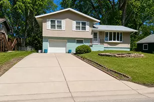 787 Berwood Ave, Vadnais Heights, MN 55127 - Photo 1
