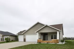 647 43 1/2 Ave S, Moorhead, MN 56560 - Photo 2
