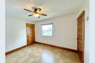 109 White Street N, Comfrey, MN 56019 - Photo 30