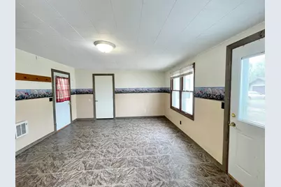 109 White Street N, Comfrey, MN 56019 - Photo 34