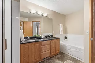 17150 Eastwood Ave, Lakeville, MN 55024 - Photo 16