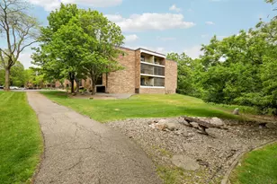 10441 Greenbrier Rd, Minnetonka, MN 55305 - Photo 16