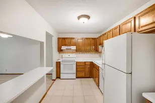 10441 Greenbrier Rd, Minnetonka, MN 55305 - Photo 4
