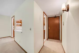 10441 Greenbrier Rd, Minnetonka, MN 55305 - Photo 2