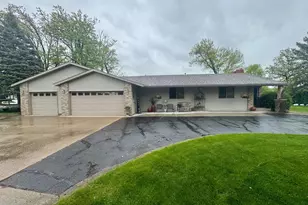 904 Riverside Ave N, Sartell, MN 56377 - Photo 2