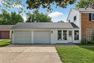 9548 Knox Ave N, Brooklyn Park, MN 55444 - Photo 2