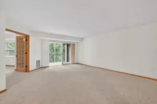 935 Ferndale St N, Maplewood, MN 55119 - Photo 10