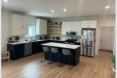 916 E Main Street, Caledonia, MN 55921 - Photo 6