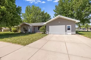 203 Kamnic St, Pierz, MN 56364 - Photo 2