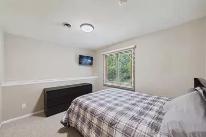 2208 Grimm Road, Chaska, MN 55318 - Photo 14