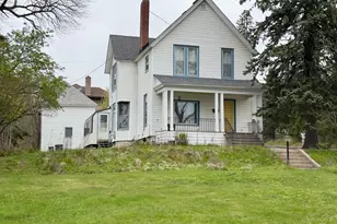 27 S 21st Ave E, Duluth, MN 55812 - Photo 1