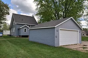 410 5th Ave SE, Milaca, MN 56353 - Photo 4