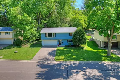2460 Kewanee Way, Golden Valley, MN 55422 - Photo 2