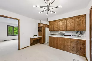 2460 Kewanee Way, Golden Valley, MN 55422 - Photo 20