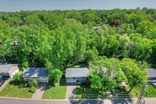 2460 Kewanee Way, Golden Valley, MN 55422 - Photo 1