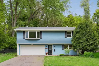 2460 Kewanee Way, Golden Valley, MN 55422 - Photo 6