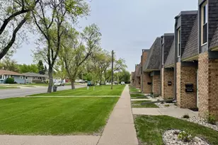 807 23rd Ave S, Moorhead, MN 56560 - Photo 40