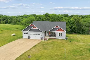 140 Hill Crest Ct, Glenwood City, WI 54013 - Photo 1