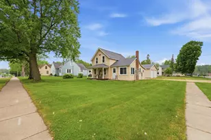 278 Chestnut St NE, Mazeppa, MN 55956 - Photo 6