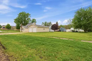 278 Chestnut St NE, Mazeppa, MN 55956 - Photo 10
