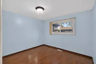 6335 84th Ct N, Brooklyn Park, MN 55445 - Photo 10