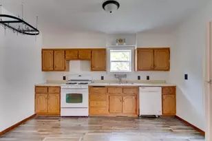 814 3rd St SE, Bemidji, MN 56601 - Photo 2