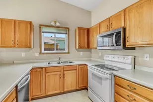 3413 38th St S, Moorhead, MN 56560 - Photo 4