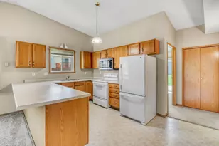 3413 38th St S, Moorhead, MN 56560 - Photo 2