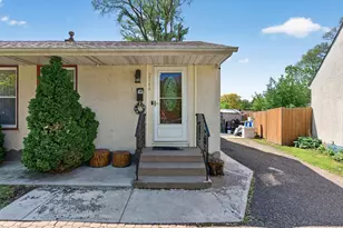 2144 Geranium Ave E, Saint Paul, MN 55119 - Photo 4