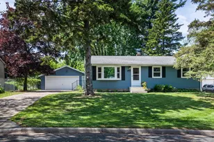 616 Esther Ln, Woodbury, MN 55125 - Photo 2