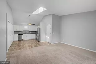 3292 Greenbrier St, Vadnais Heights, MN 55127 - Photo 8