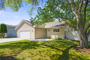 11516 100th Pl N, Maple Grove, MN 55369 - Photo 2