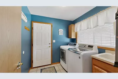 480 Manor Ridge Drive NW, Rochester, MN 55901 - Photo 8