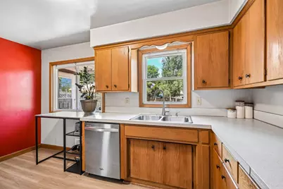 961 Livingston Avenue, West Saint Paul, MN 55118 - Photo 10