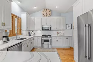 17925 39th Pl N, Plymouth, MN 55446 - Photo 12