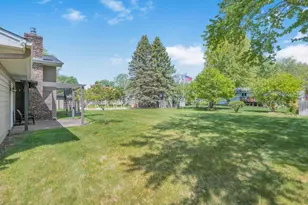 1375 Balsam St E, Eagan, MN 55123 - Photo 22